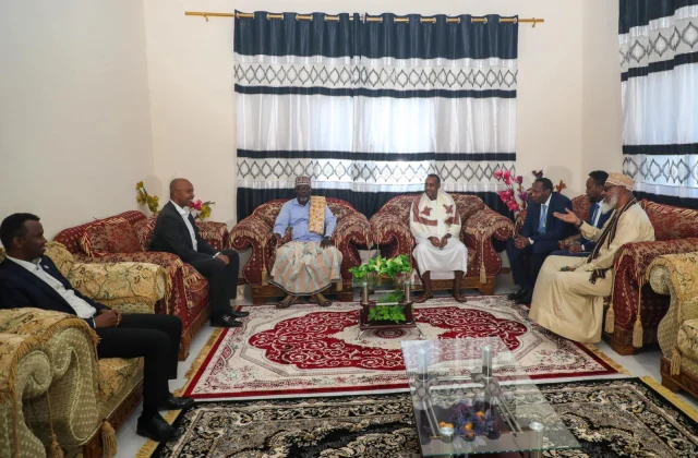 RW Rooble oo Isimada & Bulshada Rayidka Puntland kala hadlay