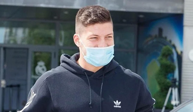 Real Madrid Oo War Ka Heshay Xiddigii Uu Xanuunka Korona