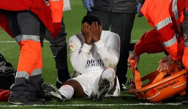 Xiddiga Real Madrid ayaa dhaawac kaga maqnaan doona kooxdiisa