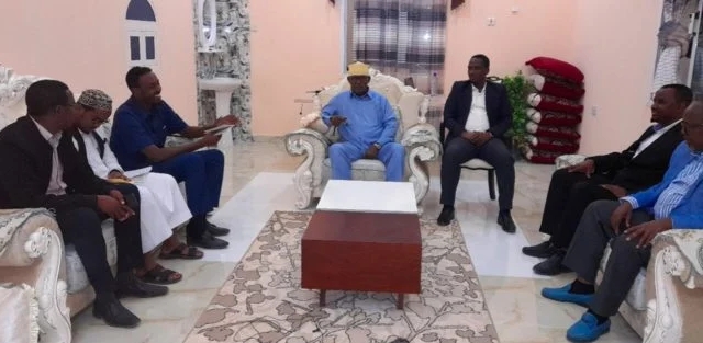 Xildhibaanadii Puntland shaqada ka erisay oo warqado cabasho