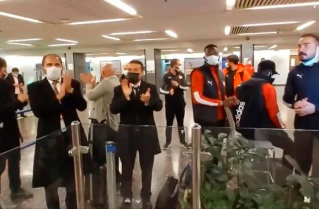 Yuhuudda ayaa si xun ula dhaqanta kooxda Turkiga