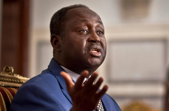 banned from presidential elections, Bozizé wants to unite the opposition to Touadéra
