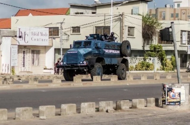 the discreet burial of a victim of police repression in 2019