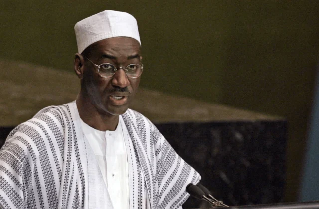 the government makes sure that it does not want to question public freedoms