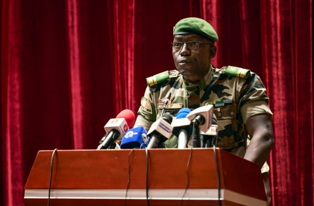 the installation of the CNT, a victory for the military