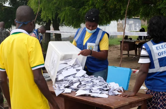 the opposition party presents its own presidential results