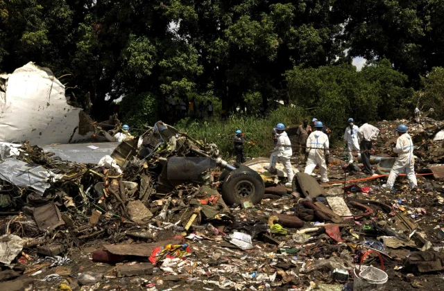 10 were killed in a plane crash in southern Sudan