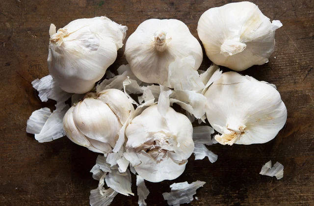 What Happens to Your Body When You Eat Garlic