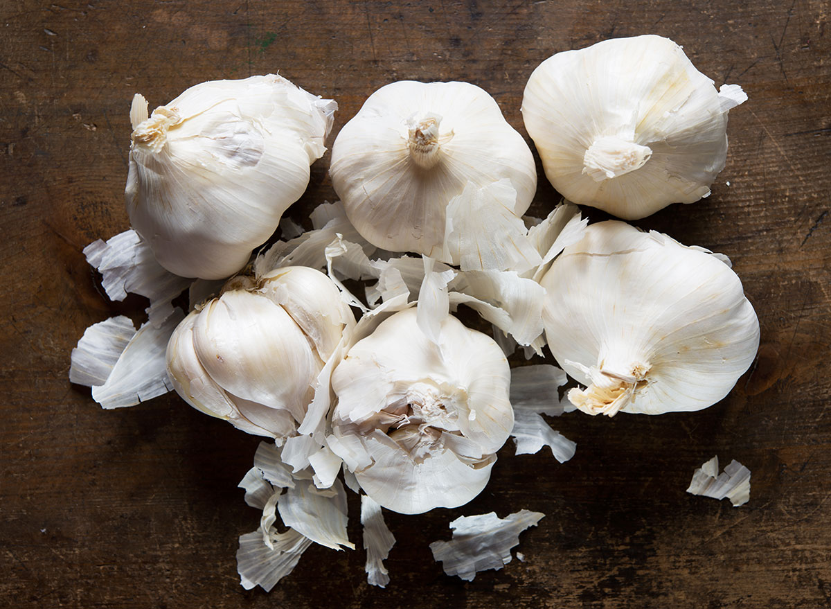 What Happens to Your Body When You Eat Garlic