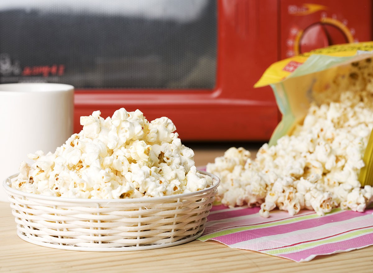 The #1 Reason Why You Shouldn’t Eat Microwave