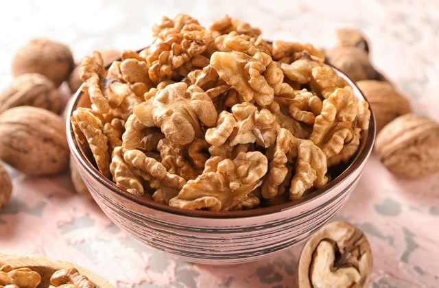What Occurs To Your Physique When You Eat Walnuts