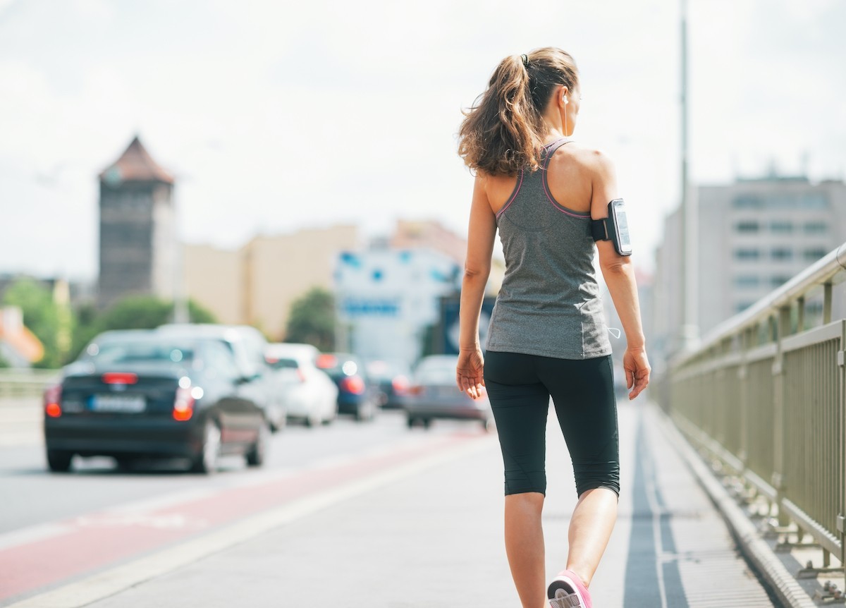 A giant facet impact of strolling in a single hour
