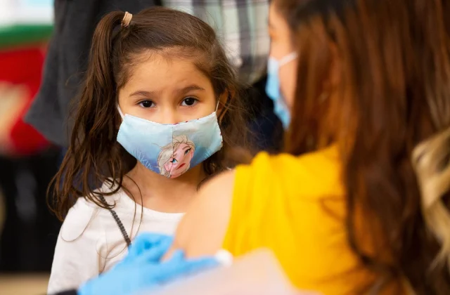 Covid-19: Moderna Begins Testing Its Vaccine in Kids