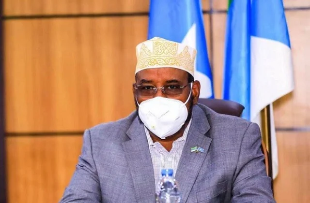 Axmed Madoobe “dhif” ayuu ka hadlay arinta badda Soomaaliya! – Future radio
