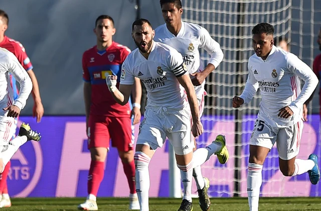 Benzema wuxuu ku dhintey seddex dhibcood