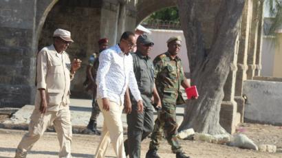 Janan arrives in Beled Hawo and meets with the Chief of Security