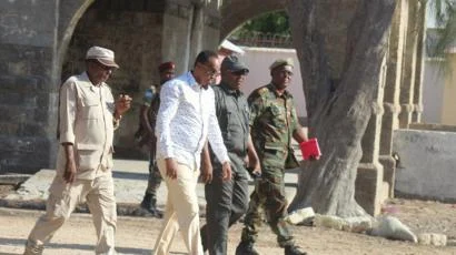Janan arrives in Beled Hawo and meets with the Chief of Security