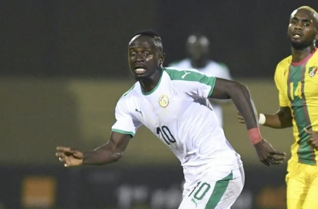 Congo-B stands up towards Senegal and retains its