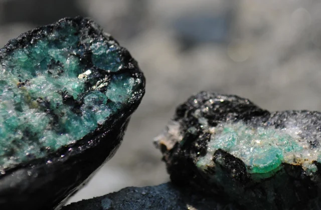 Emerald manufacturing resumes in Zambia