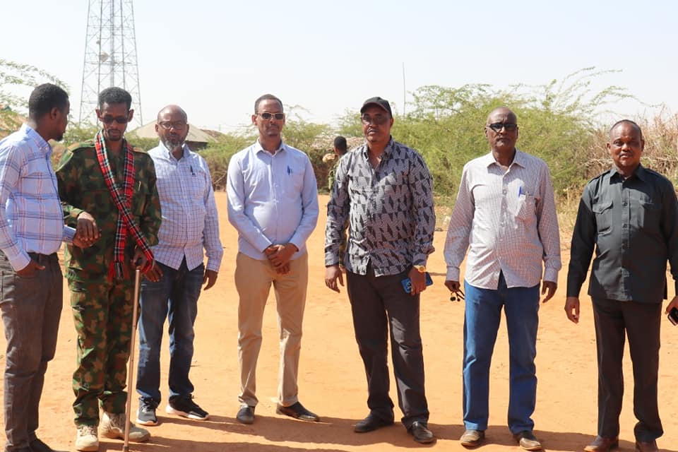 Wadahadal u socda wasiir Janan iyo Villa Somalia.