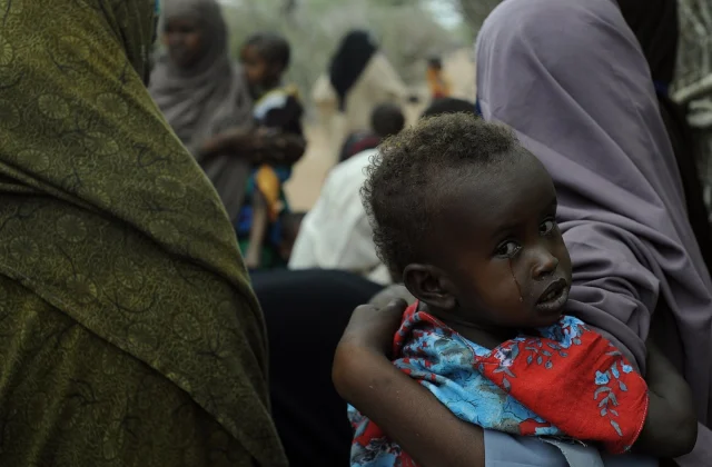 Kenya closes Dadaab, Kakuma refugee camp, offers