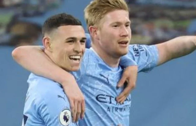 Manchester City waxay sameysay Hattrick