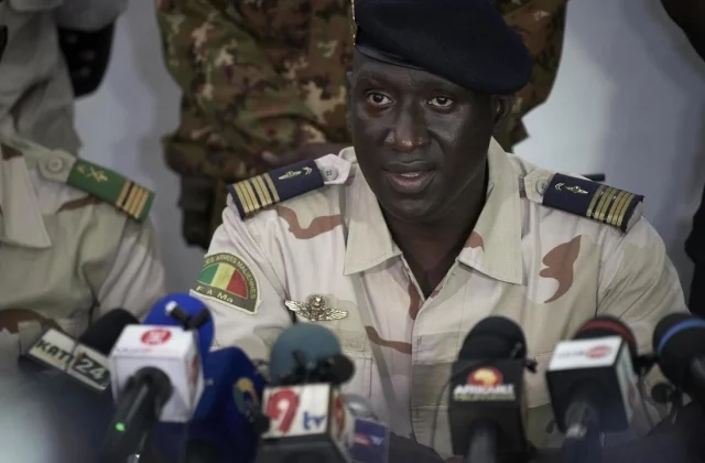 Minister Ismaël Wagué met with the leader of