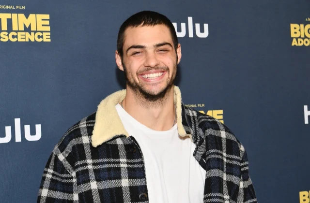 Noah Centineo stocks the precise exercise that gave him Six-Pack Abs