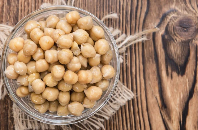 One Major Side Effect of Eating Chickpeas, Says