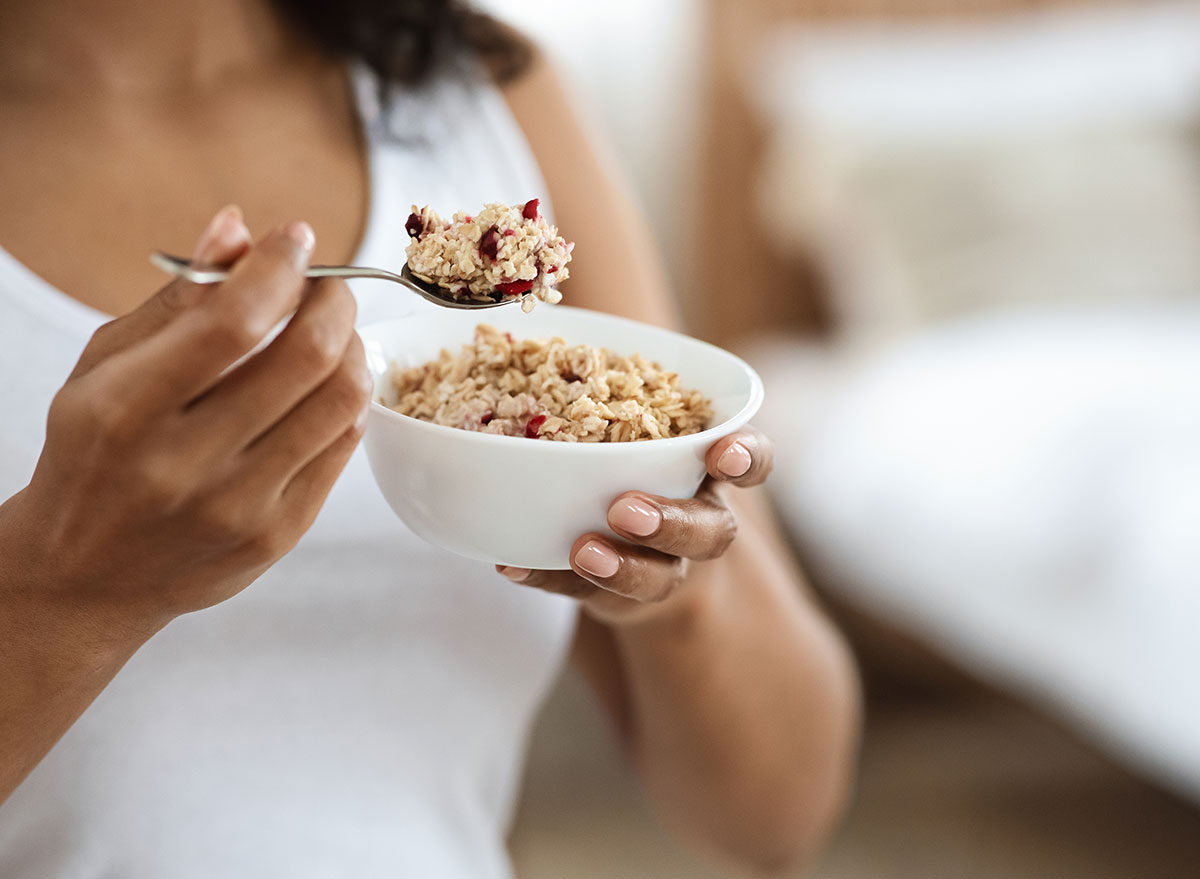 One Major Side Effect of Eating Oatmeal, Says
