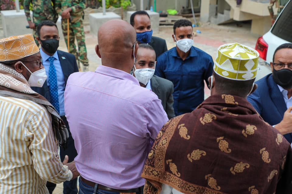 Sawirro: Rooble oo tagaya aaska Cali Mahdi maanta