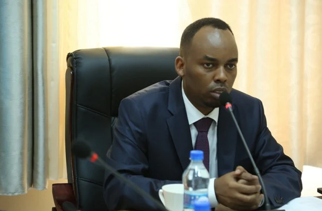 Senator Ilyaas: “MW Farmaajo ma tanaasulo balse