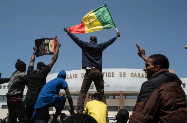 M2D suspends its call for demonstration