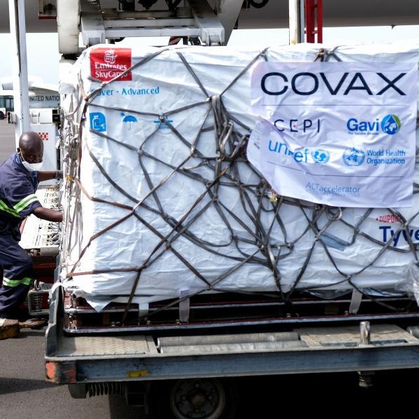 Somalia receives 300000 doses of Covid 19 vaccine