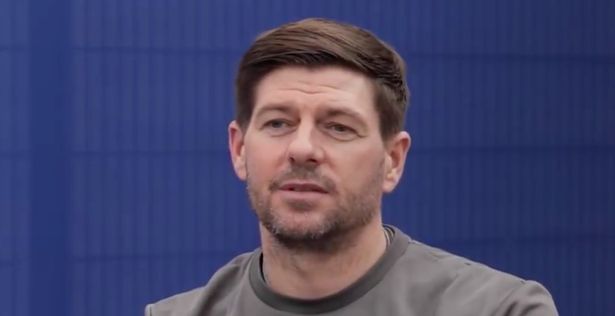 Steven Gerrard ayaa weydiiyay hadii uu badalayo