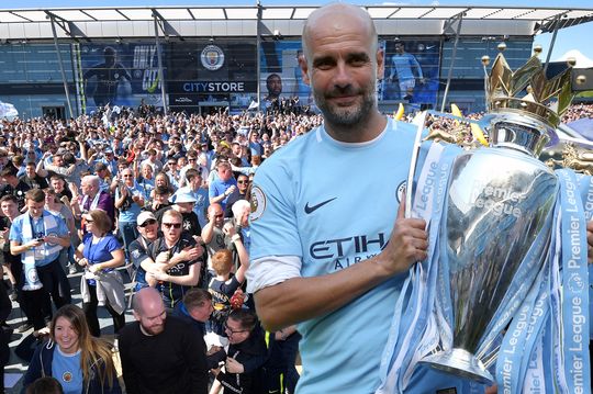 Taageerayaasha ayaa loo ogolyahay ciyaarta Manchester
