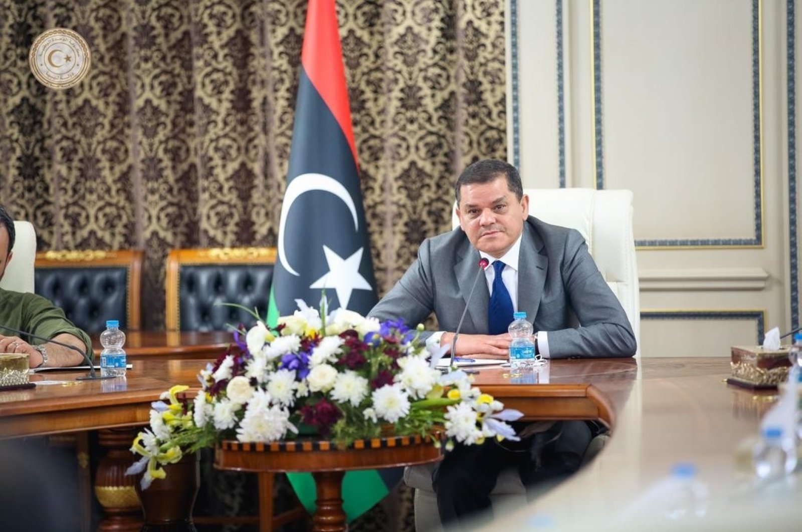 The Libyan government is holding the first meeting that the world welcomes