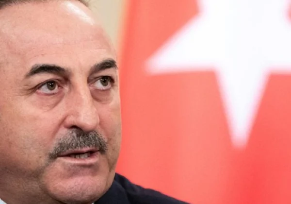 Turkish International Minister visits Somalia in the midst of Election