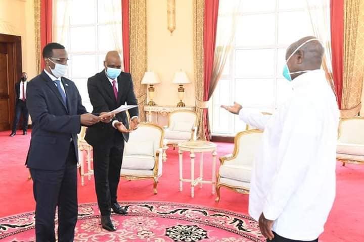 Yoweri Museveni waraaqihiisa aqoonsiga danjirenimo
