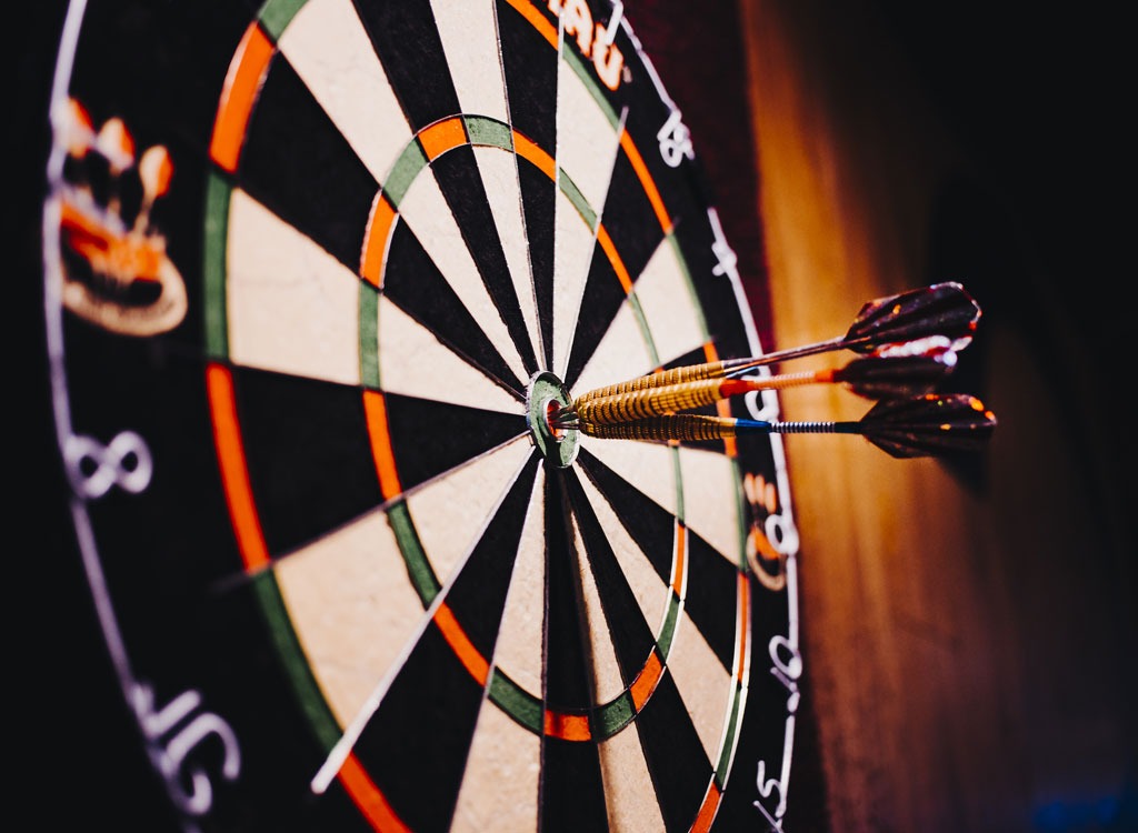 play darts