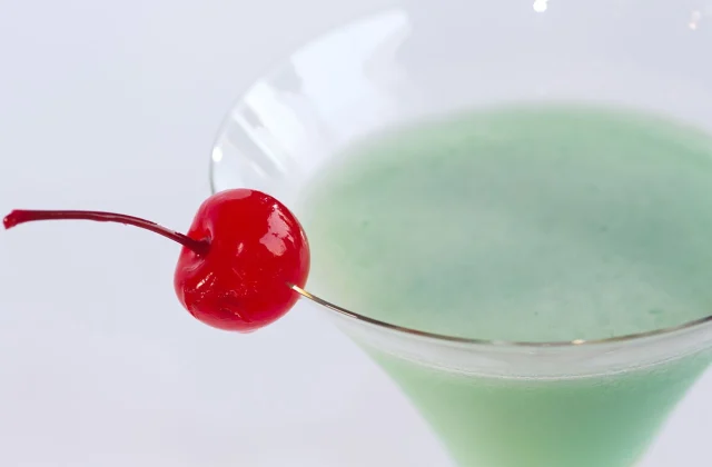 #1 The Most Popular Cocktail in Every State