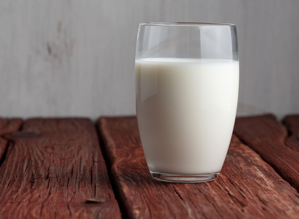 glass of milk - best ways to speed up your metabolism 