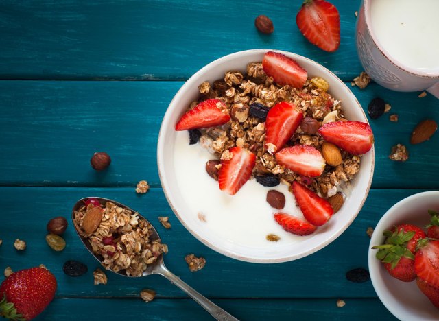 yogurt granola