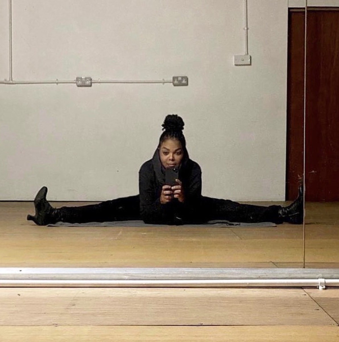 Janet Jackson reveals her fantastic workout in a new photo
