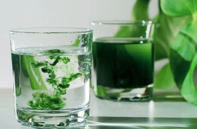 The One Thing Everyone’s Adding to Their Water Right Now, Say