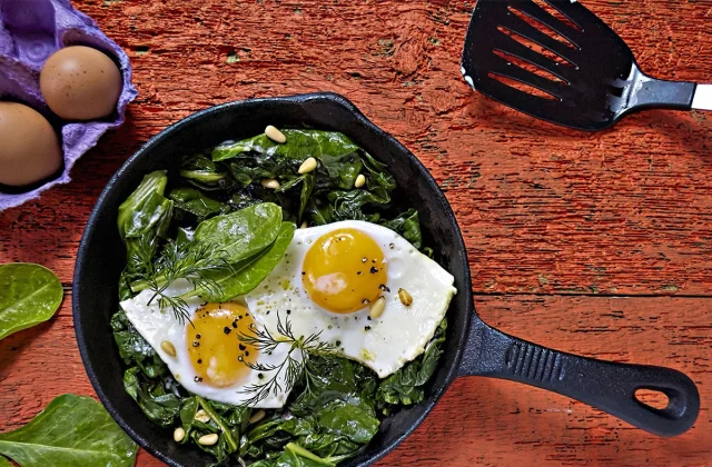 Why You Should Be Eating Eggs Right Now