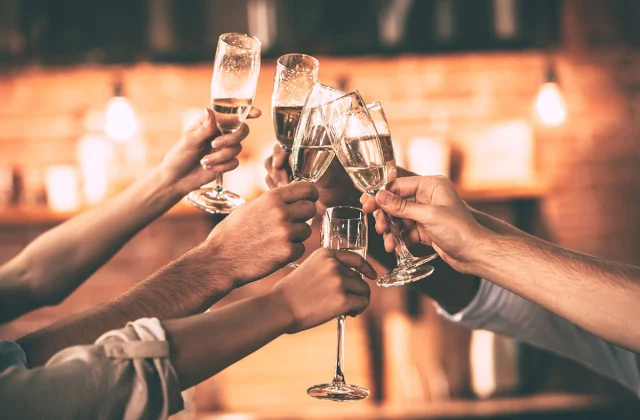 What Happens to Your Body When You Drink Champagne