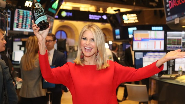 christie brinkley holding wine