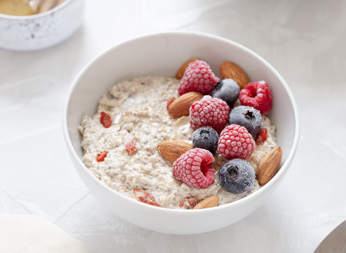 Surprising Side Effects Oatmeal Has On Your Heart, Says Science