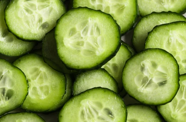What Occurs to Your Physique When You Eat Cucumbers